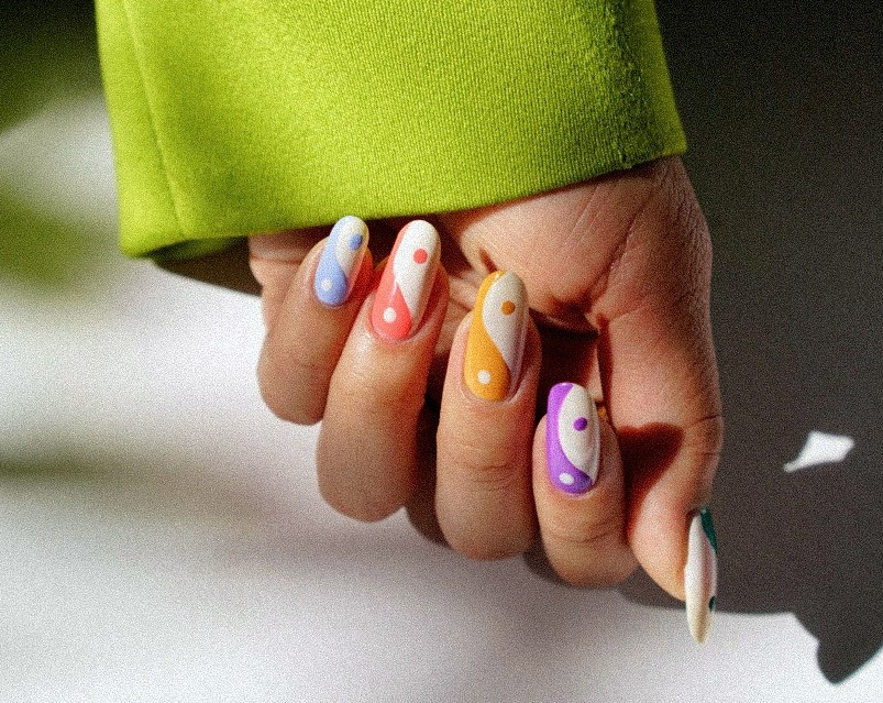 Yin Yang Nails